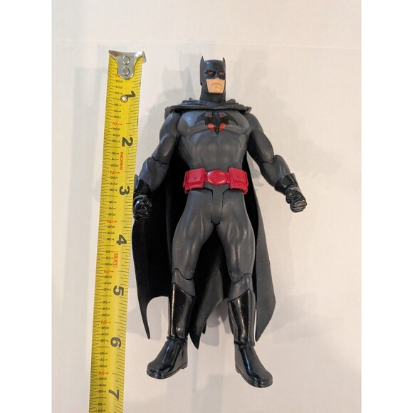 DC Direct Flashpoint Batman Action Figure - LOOSE - Picture 4 of 4